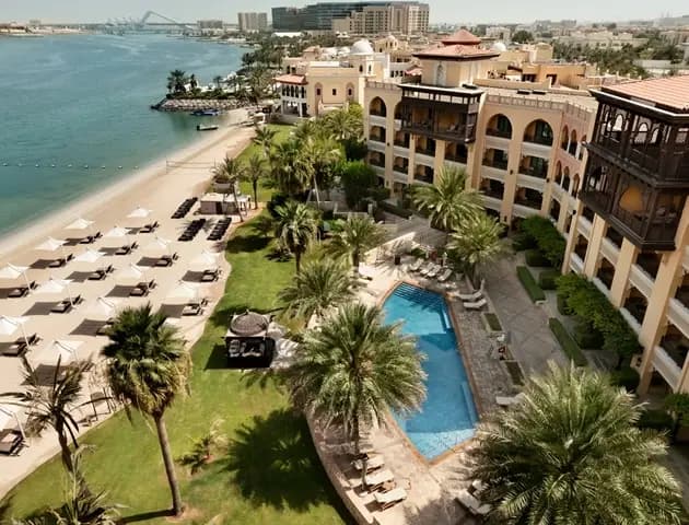 Shangri-La Qaryat Al Beri pool