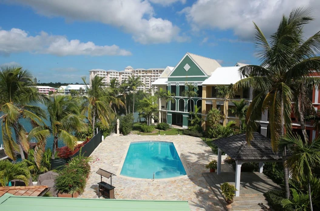 Pelican Bay Hotel pool