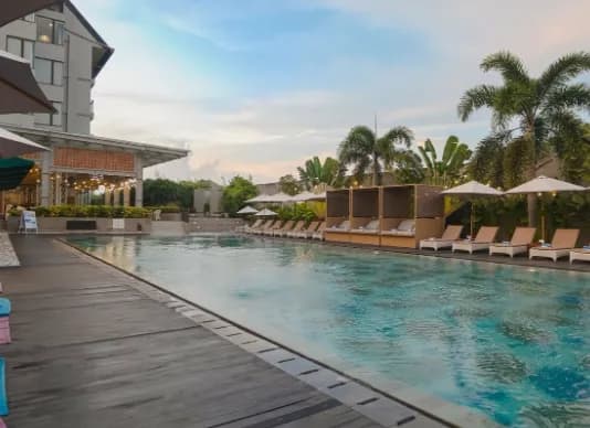 SALT at Eastin Ashta Resort pool