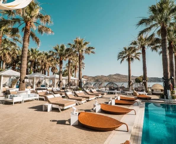 Cabana Mare Beach Club pool