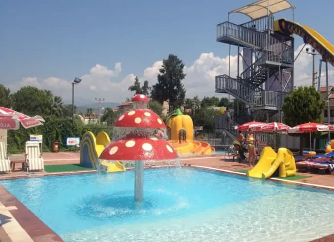 Sultan's Aqua City pool