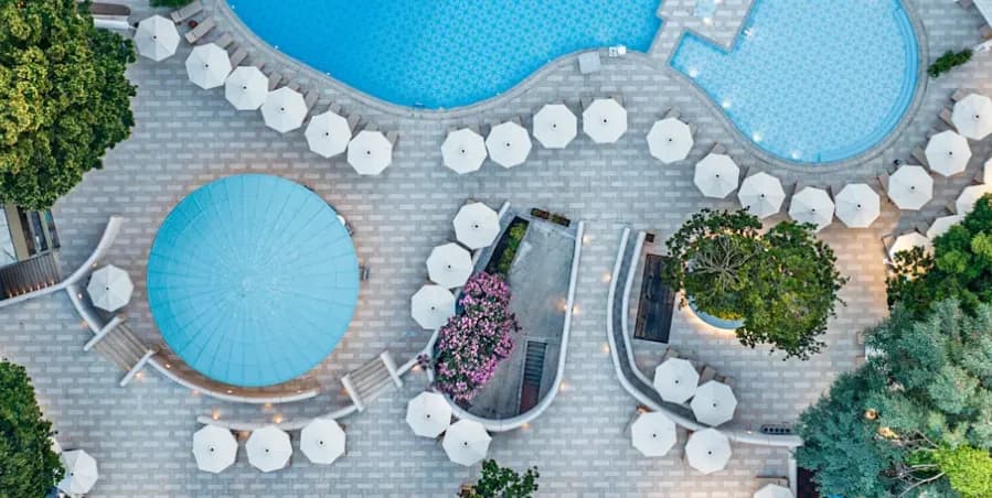 Hilton Istanbul Bosphorus pool