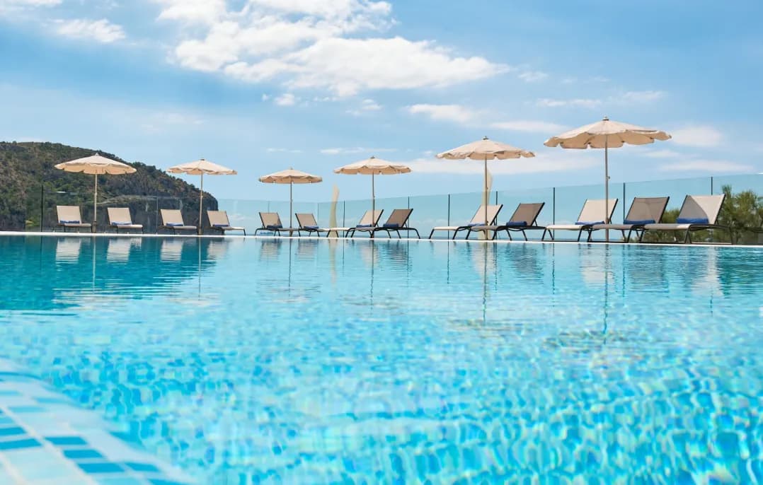 Bahía Suites Camp de Mar pool