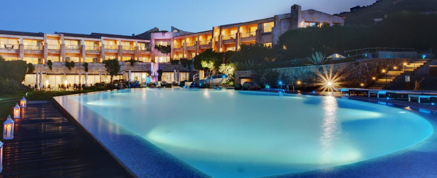 Ea Bianca Luxury Resort pool