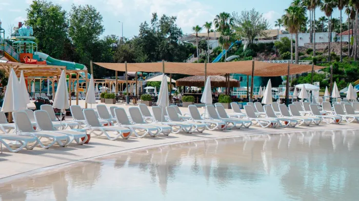 Pool day passes in Turkey