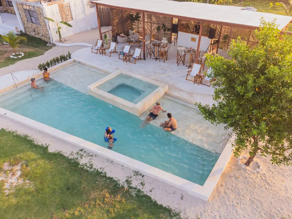 Pool day passes in Colombia